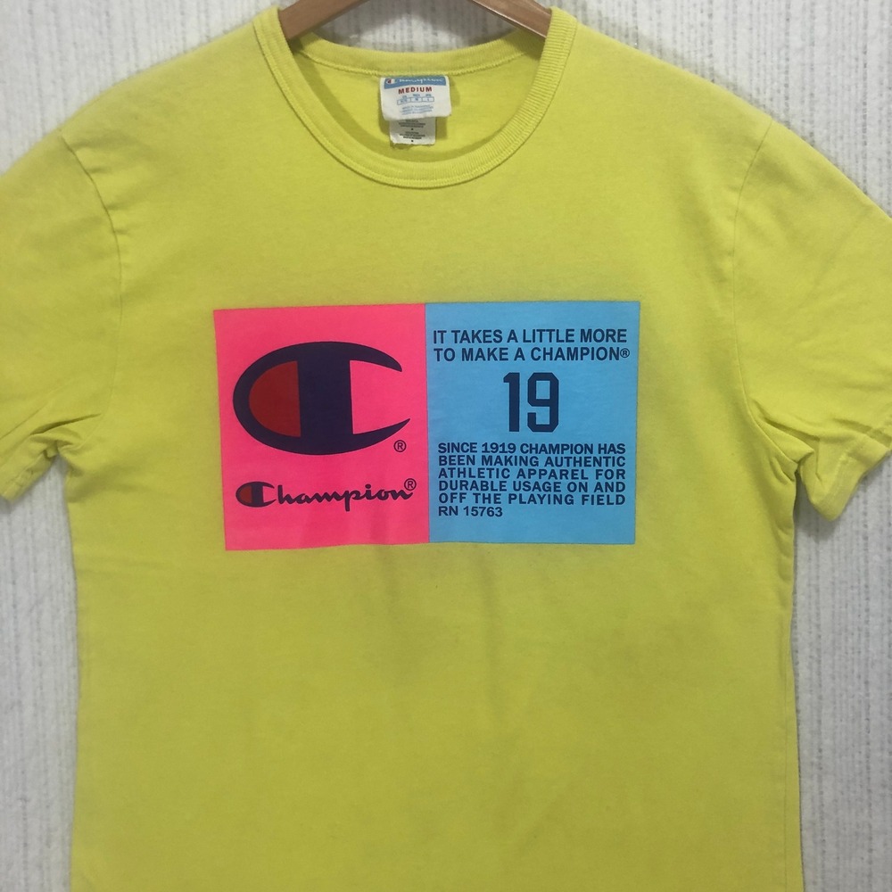 Champion Graphic T-Shirt Crew Neck Short Sleeve Casual Tee Medium